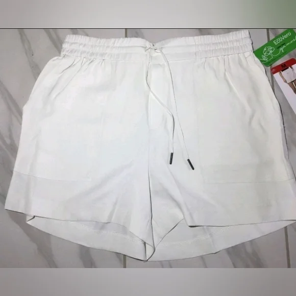 Kersh Women  White adjustable Waist Short Size S Waist 15 - Picture 2 of 6
